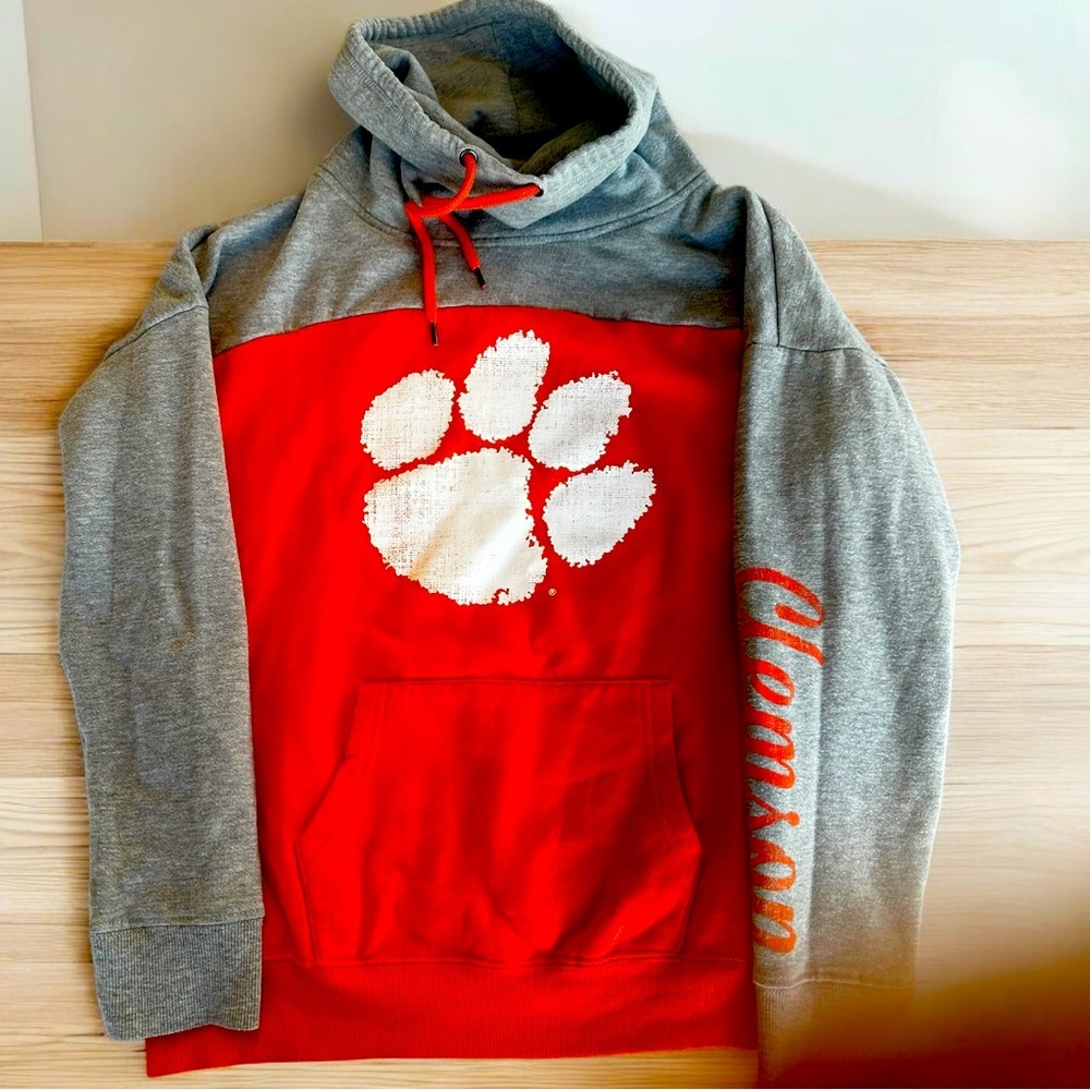 Women’s Colosseum, Clemson Mock Neck Sweatshirt Size Medium